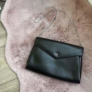 Vintage Pierre Balmain black chain shoulder bag.